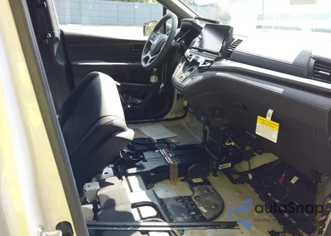 2025 Honda Odyssey Sport-L from USA, damaged, VIN 5FNRL6H71SB074986